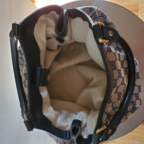 Authentic  Gucci Bag - Picture 3 of 8